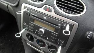 How to remove the original and install a new aftermarket car stereo in a MK 2 Ford Focus [upl. by Stanislas174]