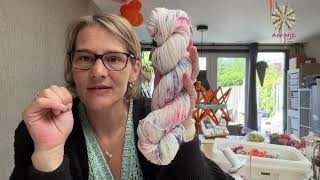 Wolletjes sokken breien Mystery sock al long Stephen West en nog meer Annie Haakt Vlog 33 [upl. by Anilasor]