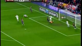 Gol que se pierde Cristiano Ronaldo Barcelona vs Real Madrid 11  29  2009 [upl. by Solhcin427]