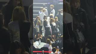 Stray kids Izone Momoland and Gidle react to blackpink entrance at award show blackpink fancam [upl. by Nodarse]