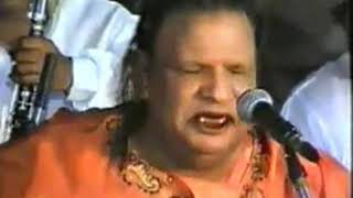 AZIZ MIAN QAWWAL ALLAH HI JANE KAUN LIVE [upl. by Neelyak562]