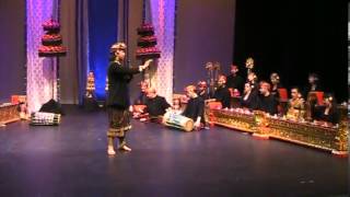 Gamelan Lecture Demo GIta Asmara Show 2013 [upl. by Adien402]