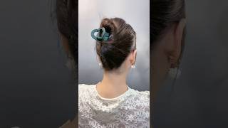 Right way to use clutcher😍hairstylehair easyhairstyleyoutubeshorts ytshortsyoutubefeedviral [upl. by Annav399]