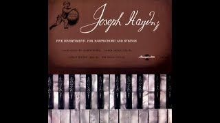 F J Haydn Divertimento in C major Hob XIV 8  Janos Sebestyen amp members of Tatrai Quartet [upl. by Schwing995]