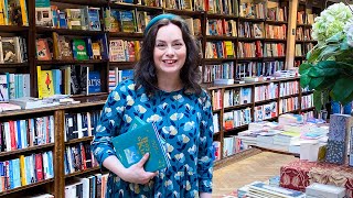 London Bookshop Vlog Touring Best London Bookshops 📚 ❤️ [upl. by Brandy]