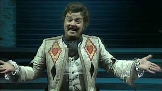 Rossini  Il Barbiere di Siviglia  Figaro  John Rawnsley Севильский цирюльник Ария Фигаро [upl. by Krakow]