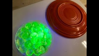 Comparison of radioactivity in uranium glass and vintage red fiesta ware [upl. by Salis904]