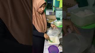 Dapet orderan bikin gorengan bikin tahu isi bakwan dan misro [upl. by Sula]