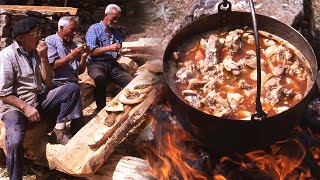 Caldereta tradicional de los pastores en la montaña  Receta popular  Documental [upl. by Edi]