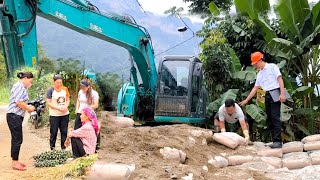 The young engineer instructed the workers while the single mother picked wild fruits to sell [upl. by Quenby]