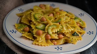 FARFALLE CREMOSE con ZUCCHINE CECI E ZAFFERANO  risottate e al profumo di menta [upl. by Andrus206]