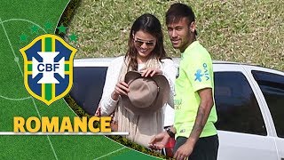 Neymar e Bruna Marquezine se encontram em treino da Seleção Brasileira [upl. by Chinua]