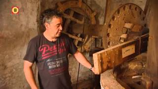 Ramon Ligthart laat voor 25 ton de molen in Mill restaureren [upl. by Otrebogad698]