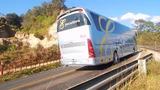 Autobuses Atah y Via Jugandose el pasaje Irizar vs Multego [upl. by Ecirtal822]