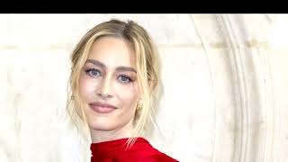 Beatrice Borromeo una aparición divina de rojo en Dior [upl. by Saffier]