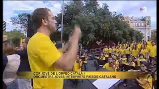 El Cant de la Senyera Cor Jove de lOrfeó Català  Via Catalana 11092013 [upl. by Bahner326]