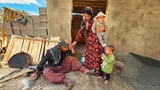 The life of a nomadic father and his baby helping his sister [upl. by Charmaine]