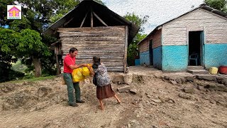 TODA SU VIDA DESCALZA Y SIN SALIR DE SU CASA [upl. by Agneta]