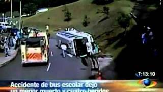 Accidente de bus escolar en Medellín [upl. by Gona646]