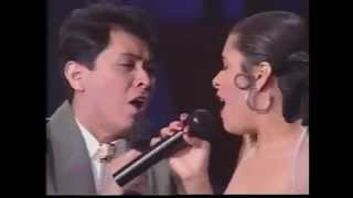 Alvaro Torres  Buenos Amigos  ft Selena en vivo [upl. by Kevina]