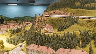 Der Interregio auf der Schwarzwaldbahn im Modell in Gutach [upl. by Dympha]