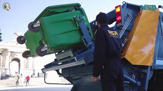 camion benne tasseuse avec système de lavage  garbage truck with washing system [upl. by Anitnuahs569]