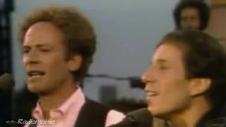 Simon and Garfunkel Live  Mrs Robinson [upl. by Dolorita]