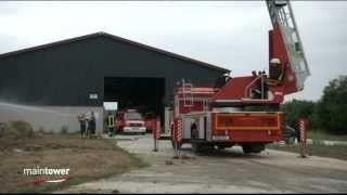 Feuerwehr Biebesheim ganz lässig Bauernhof  Lagerhalle mit Stroh in Flammen [upl. by Arihsat]