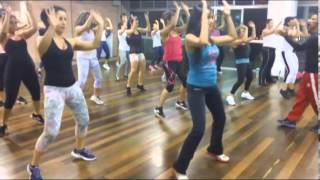 Salsamerengueregueton cumbiabachata en la clase de rumba de Platinum Fitnessf4v [upl. by Gaskins]