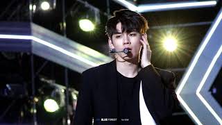 180404 울산 쇼챔피언 옹성우 FOCUS  부메랑 BOOMERANG FANCAM [upl. by Eelamme]