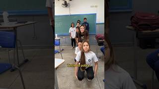 Teste do pobre 😅 E aí o que você faz 👀 professora escola shorts alunos teste pobre [upl. by Cherida753]