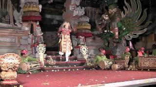 Topeng Tua Legong Dance  Sadha Budaya Gamelan Ubud Bali Dec 2010 [upl. by Thomasina]