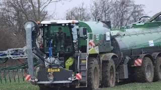 Substrat Ausbringen mit Claas Xerion 4000 Saddle Trac mit SGT Aufbau und Kaweco Tridem [upl. by Chiarra99]