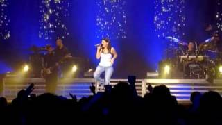 Laura Pausini  Incancellabile Live in Paris 05 [upl. by Leitao]