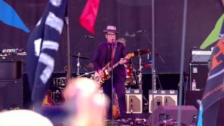 Elvis Costello  Peace Love and Understanding Live on the Letterman Show [upl. by Karlik]