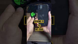 IPhone 11 versus relógio Tela Amoled vs tela LCD smartphone [upl. by Azirb]