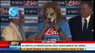 Gokhan Inler in Lion Mask  Napoli new Kit unveiling [upl. by Nahpos701]