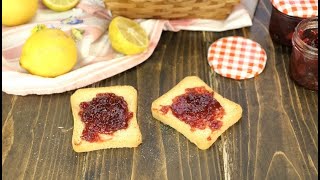 Confettura di fragole fatta in casa ricetta e consigli di preparazione [upl. by Alue]