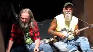 Seasick Steve Live on Haight St San Francisco quotThunderbirdquot amp quotNever Go Westquot [upl. by Josler564]