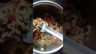 ঝটপট বানিয়ে ফেলুনMaggi Recipe minivlog meggie 😋😋 [upl. by Lessur]