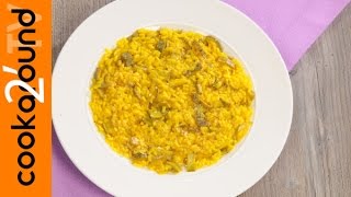 Risotto con zucchine e zafferano  Primi piatti Riso [upl. by Oremodlab]