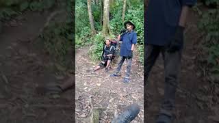 Istirahat sebentar di trek gunung MTTELONGshortvideo asmr nature pendakiindonesia pendaki [upl. by Boru]