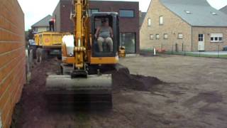 Nivelleren met CASE CX75srAVI [upl. by Martinic]