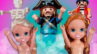 Elsa and Anna toddlersPIRATES water splash and relax and swimming pool fun [upl. by Grannias]