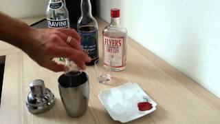 Faire un cocktail Parisian  Recette apéritif [upl. by Anitnuahs]