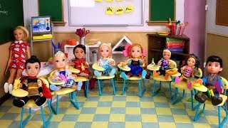 School started  Elsa and Anna toddlers  first day  new students  Barbie is teacher  classroom [upl. by Mellitz]