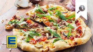 Pizza Rezept  Selbstgemachter Teig mit Steinpilzen amp Salsiccia  EDEKA [upl. by Jakob724]