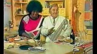 Rustie Lee cooks with Les Dawson on TVam  1989 [upl. by Micro240]