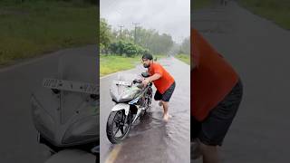 Barish ke side Effects kuch Es tarah hote hai ⛈️🌪️ comedy funny barish youtubeshorts shorts [upl. by Raddatz]