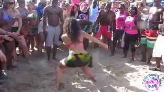 CRIOLA BEACH FESTIVAL 2014 HOT PLAY with a bottle on the beach [upl. by Laira]